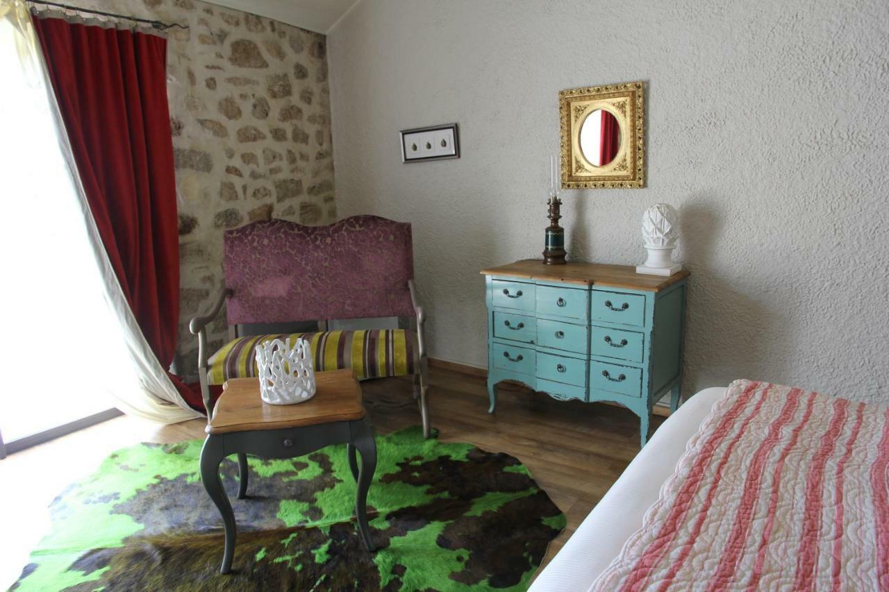 Le Pre De L'Aube Bed and Breakfast Montjoyer Eksteriør billede